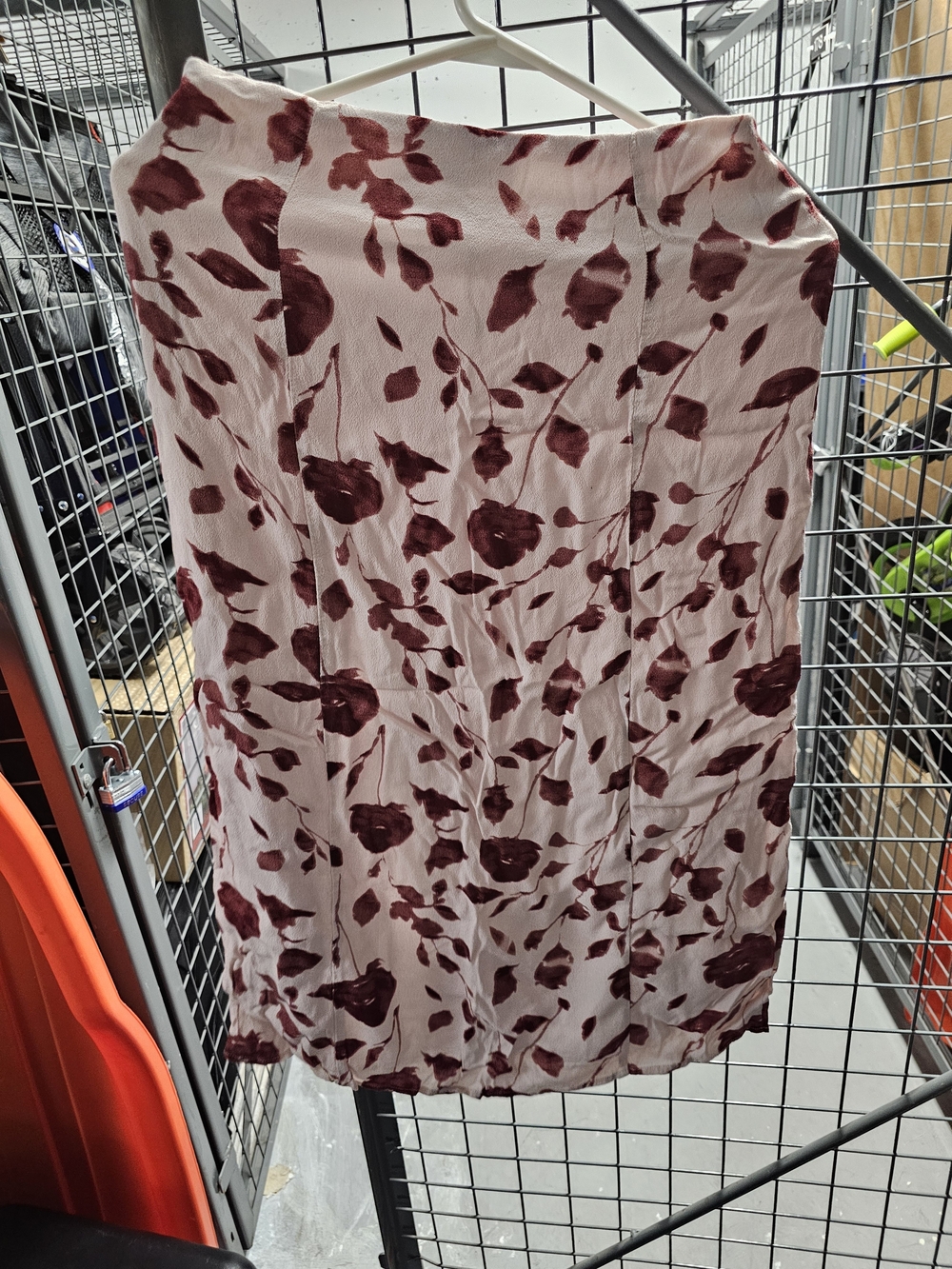 Dynamite Light Pink Midi Skirt with Burgundy Floral Pattern - Picture 3 of 6